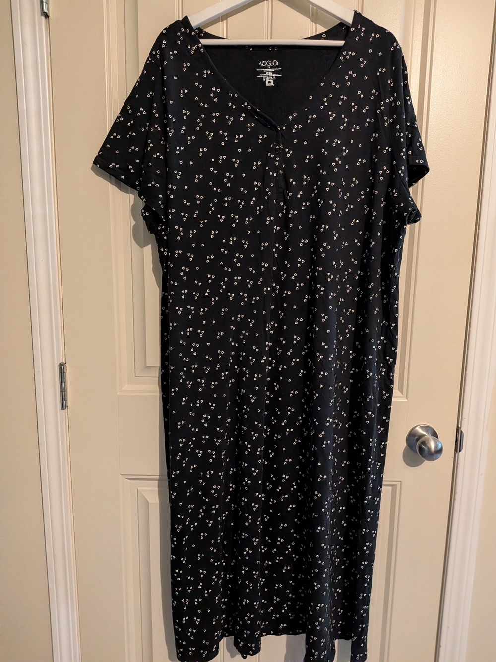 4/$45 - NWOT Ti Voglio Black With Heart Print Short Sleeve Lounger Night Gown